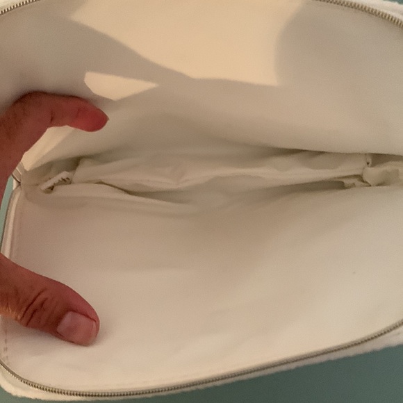 GUERLAIN Makeup Pouch white/cream NWOT - Picture 4 of 6